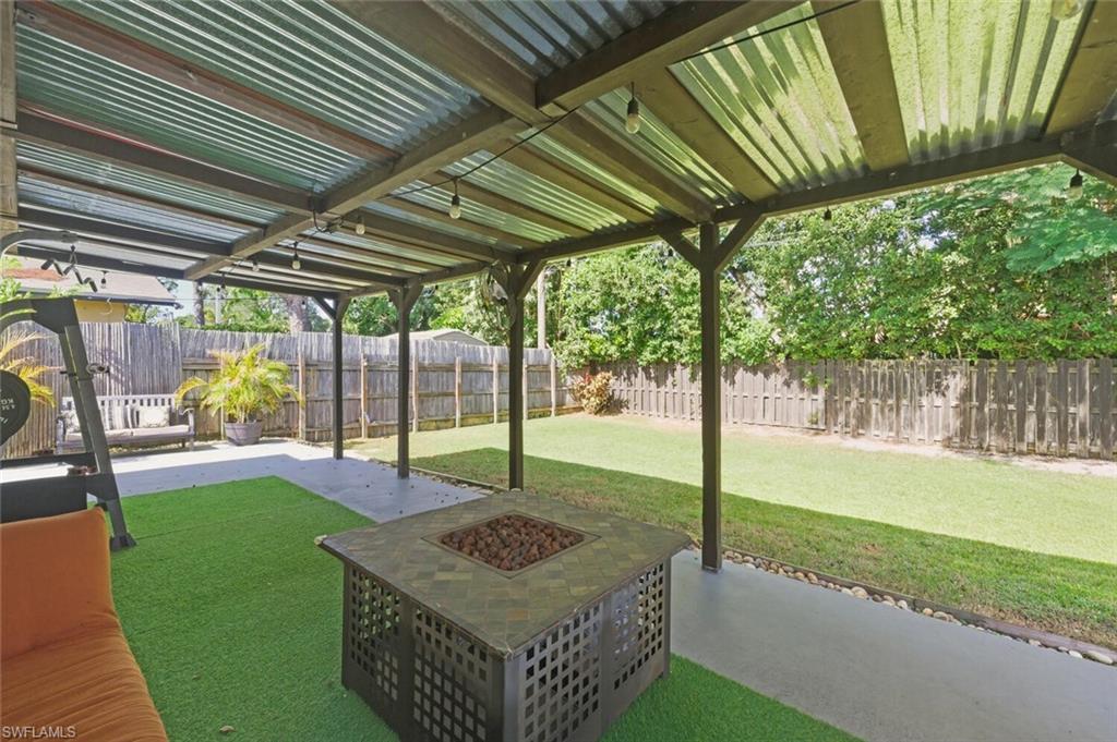NAPLES PARK - Residential