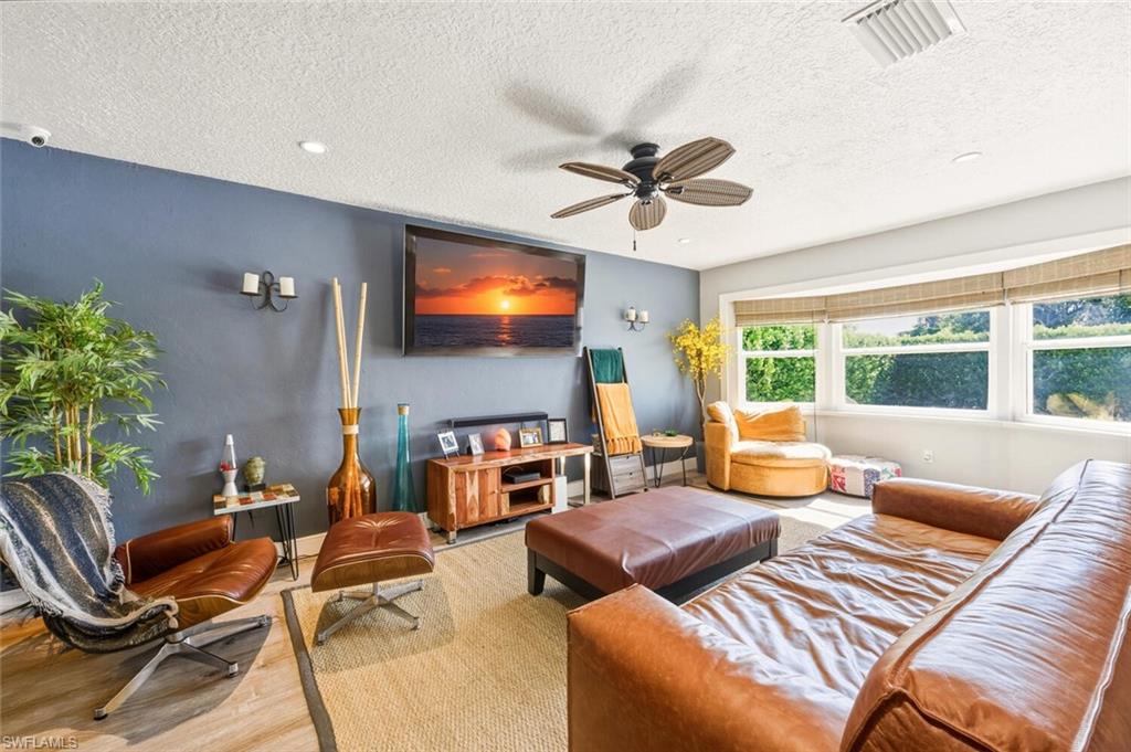 NAPLES PARK - Residential