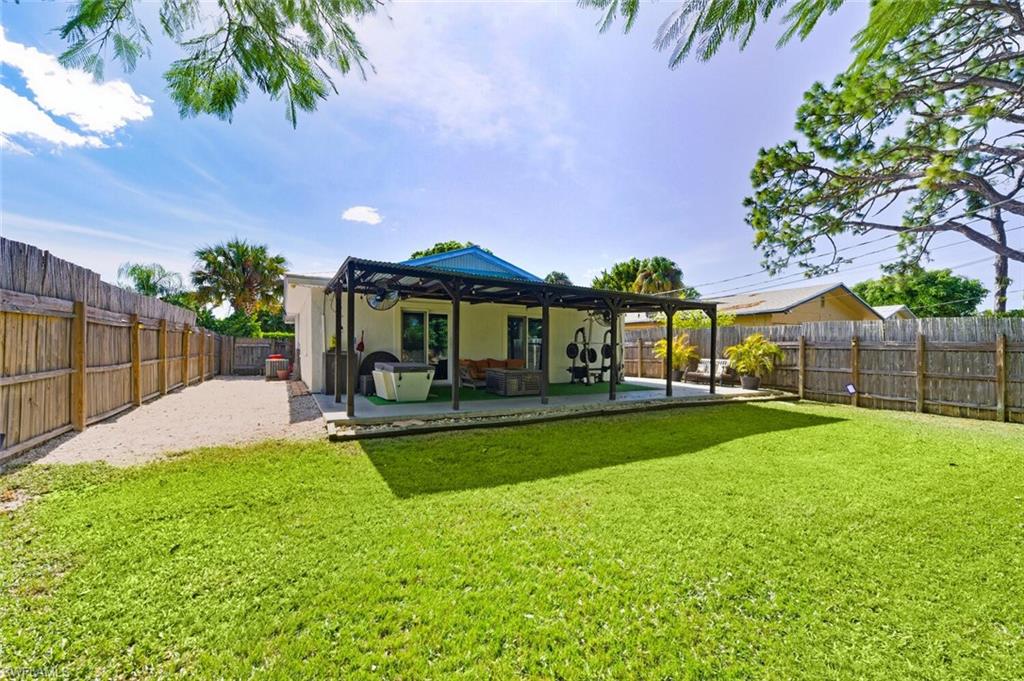 NAPLES PARK - Residential