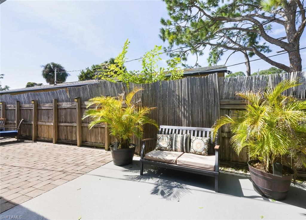 NAPLES PARK - Residential