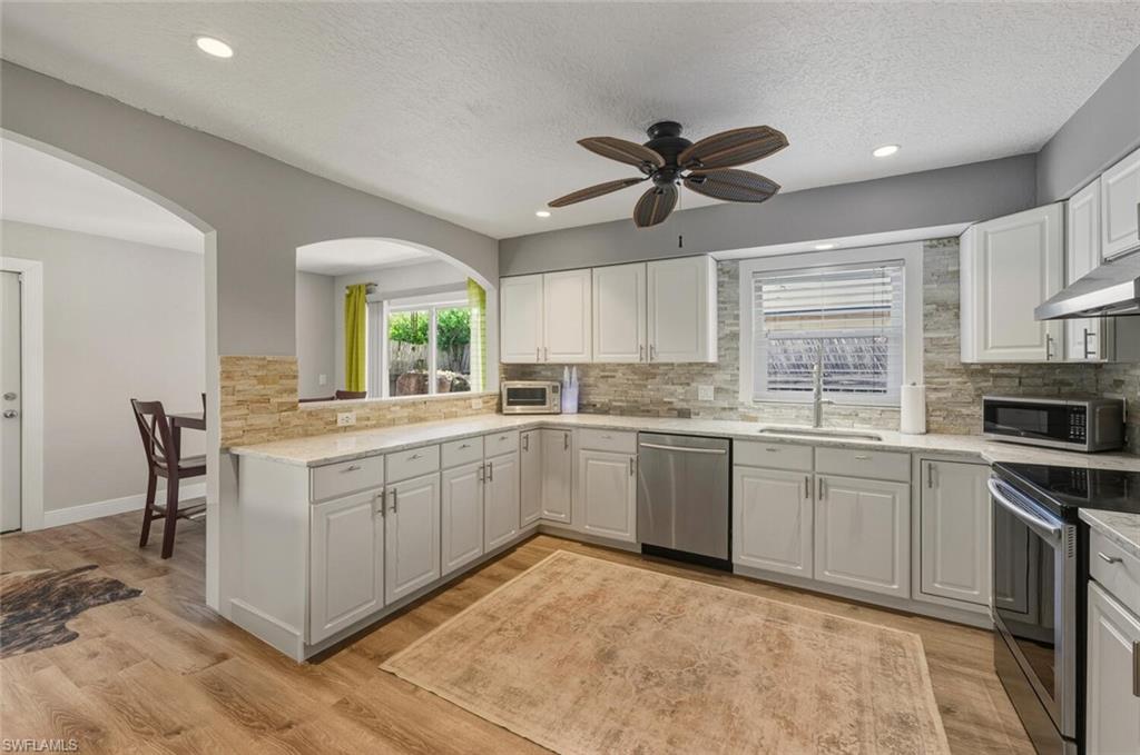 NAPLES PARK - Residential