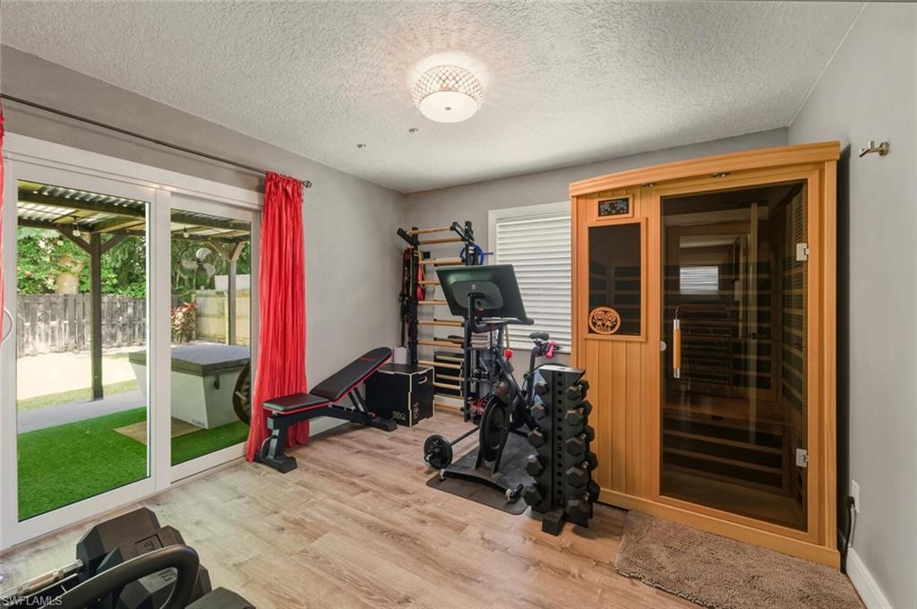 NAPLES PARK - Residential