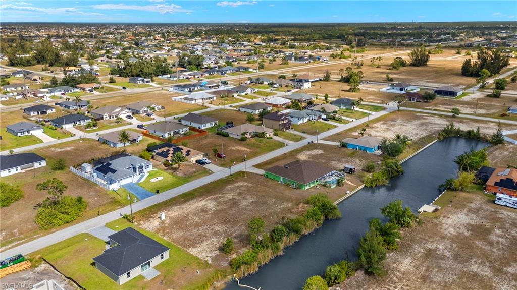 CAPE CORAL - Land