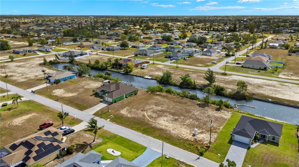 CAPE CORAL - Land
