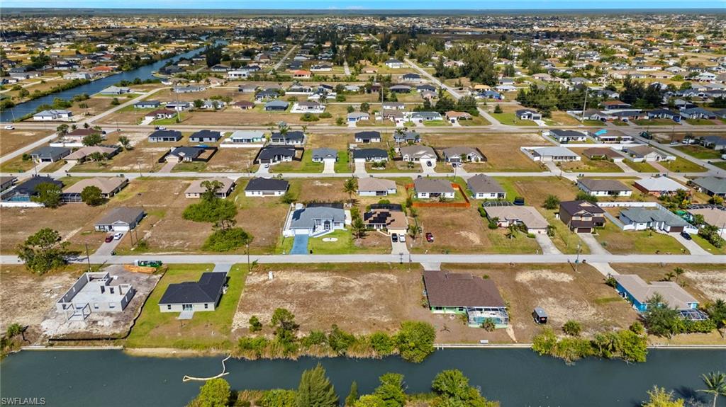 CAPE CORAL - Land