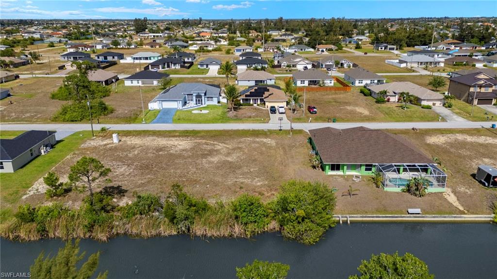 CAPE CORAL - Land