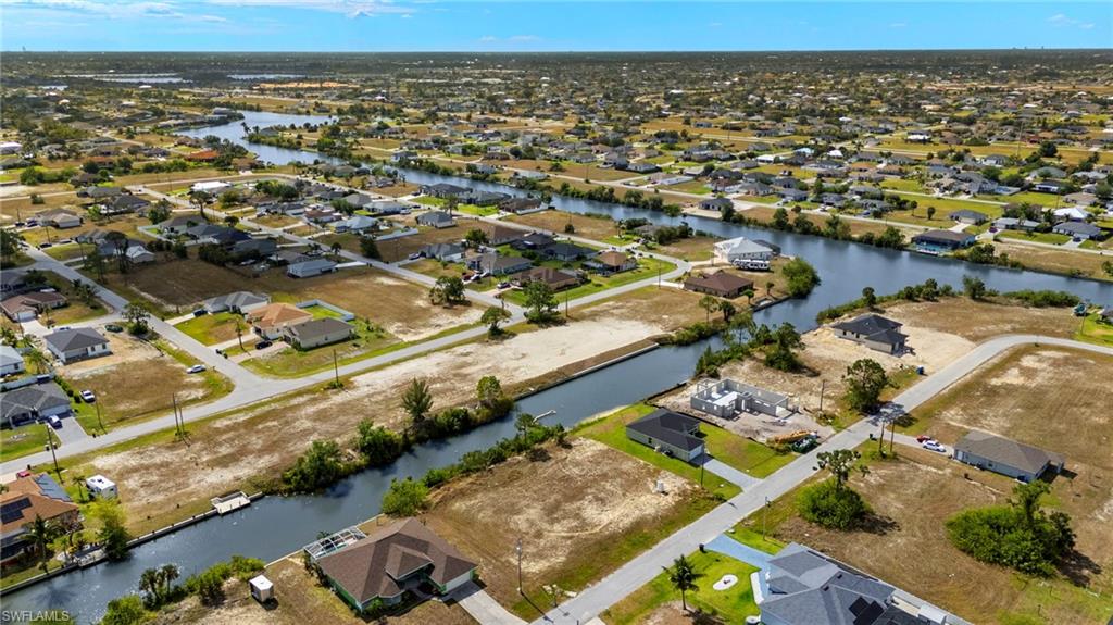 CAPE CORAL - Land