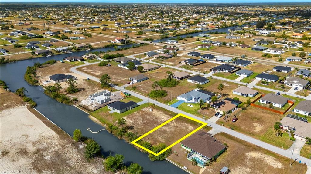 CAPE CORAL - Land