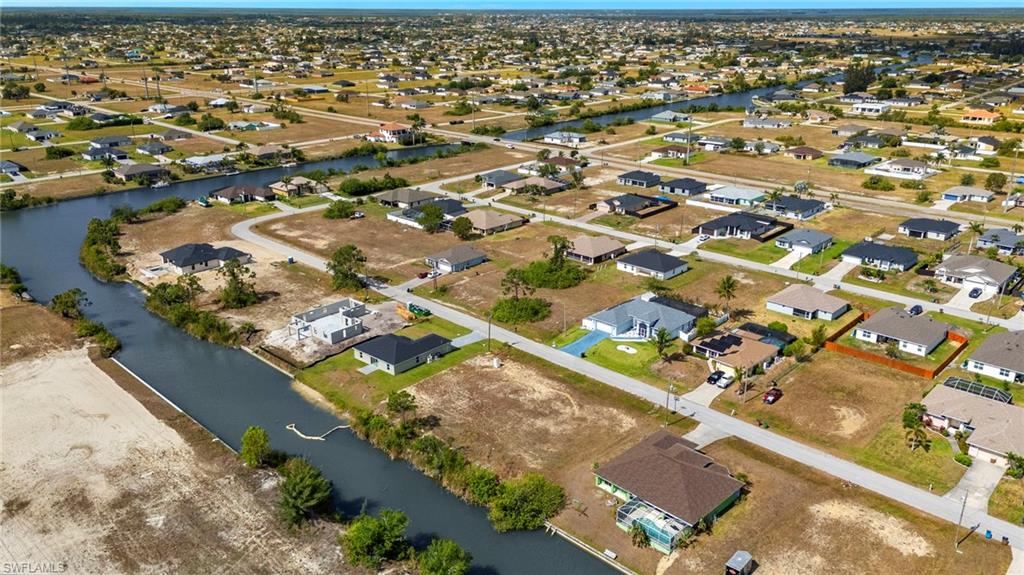 CAPE CORAL - Land