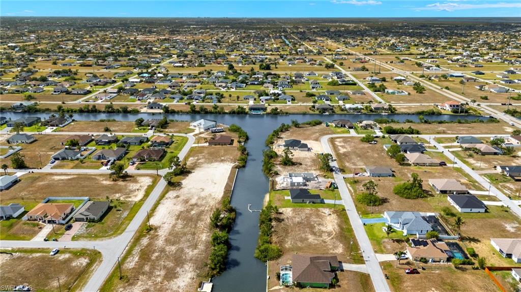 CAPE CORAL - Land