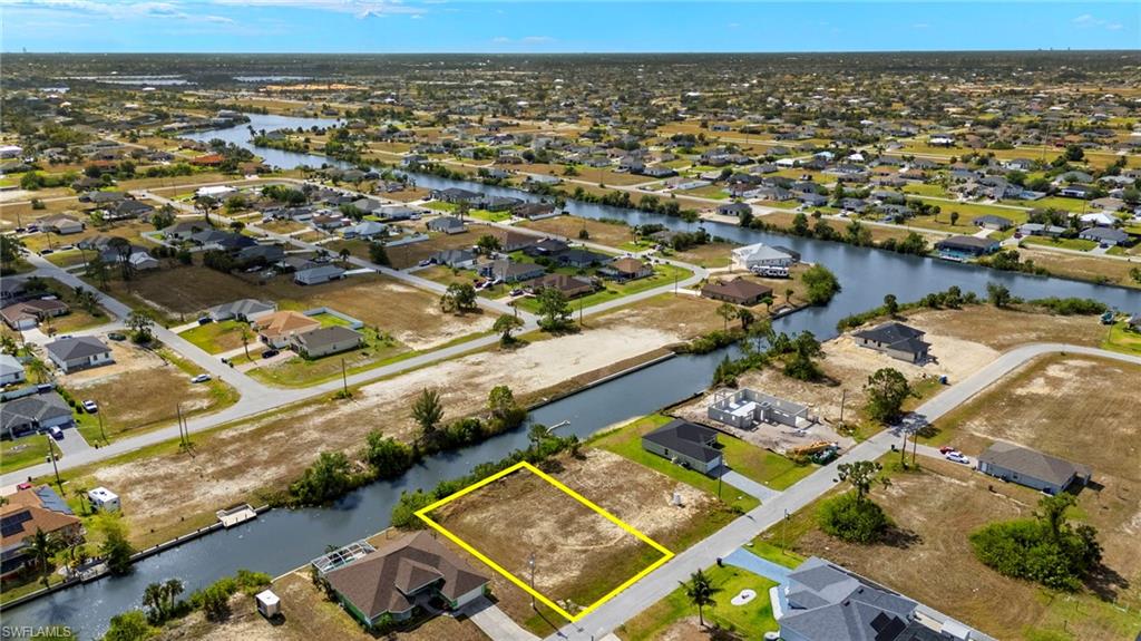 CAPE CORAL - Land