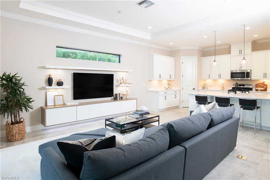 PEBBLE POINTE - Residential
