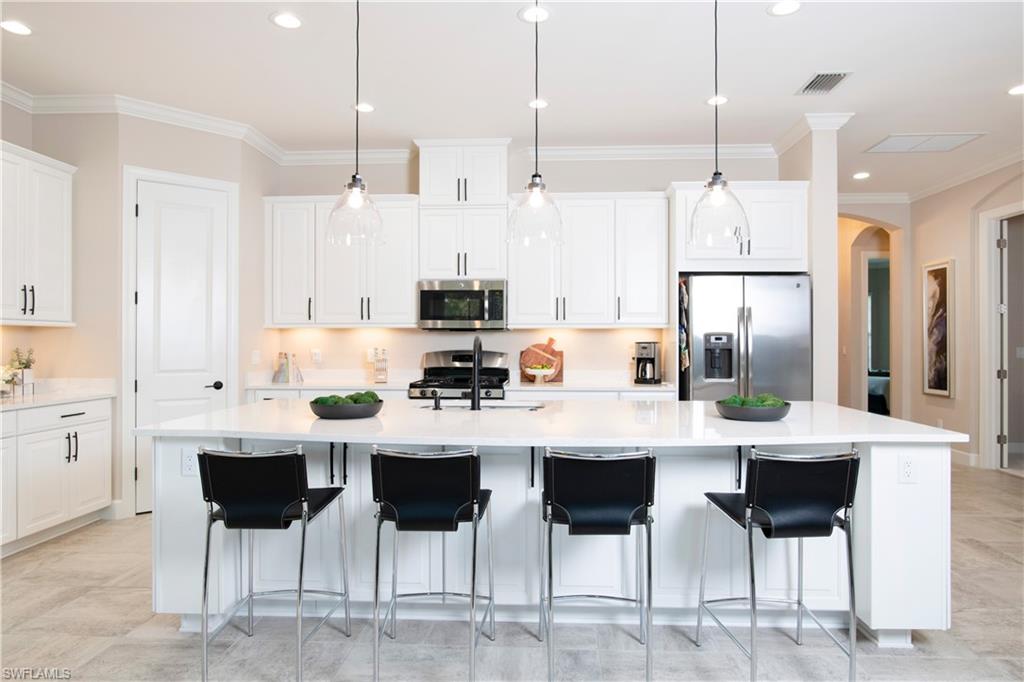 PEBBLE POINTE - Residential