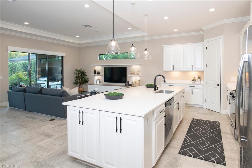 PEBBLE POINTE - Residential