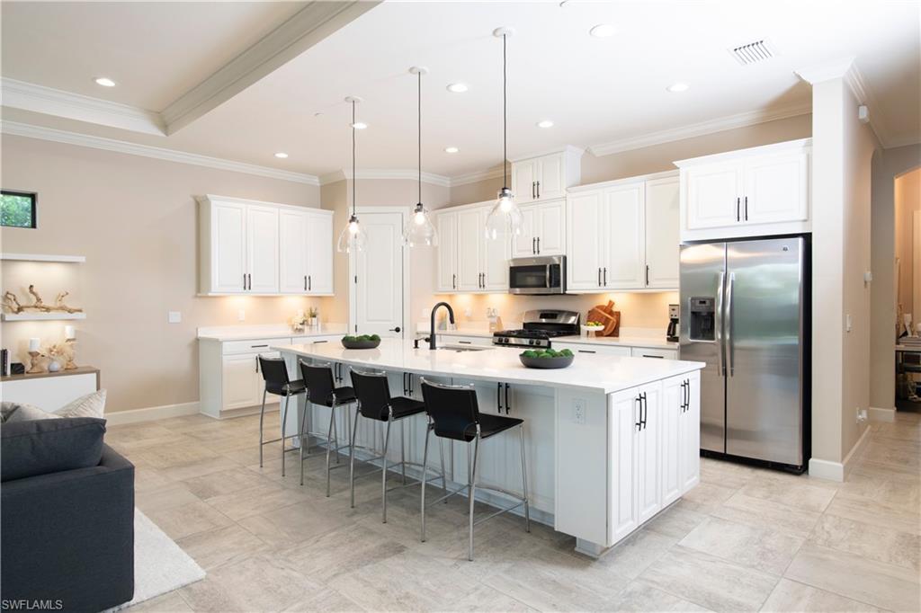 PEBBLE POINTE - Residential