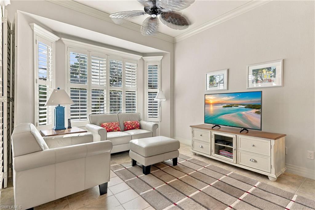 LONGSHORE LAKE - Residential