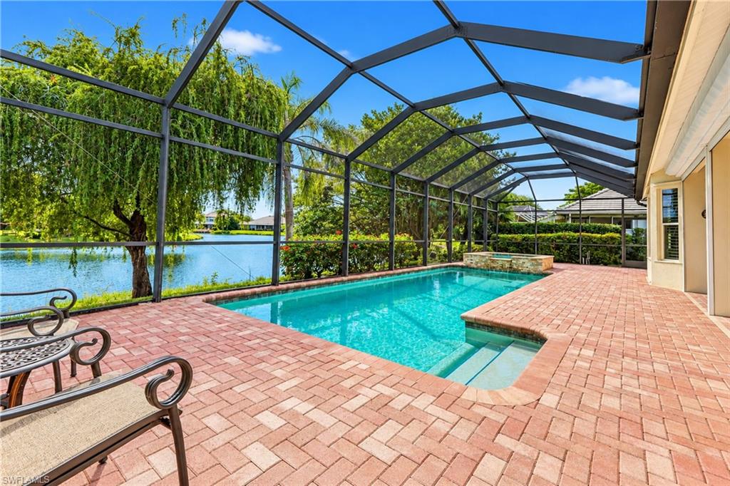 LONGSHORE LAKE - Residential