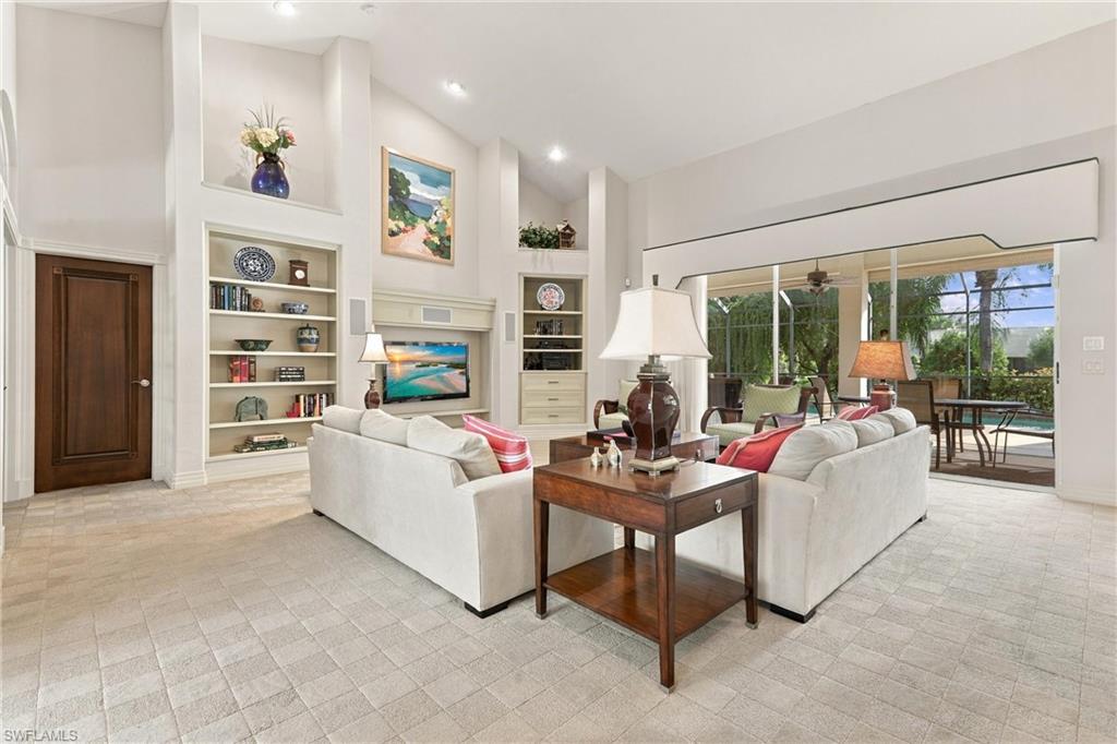 LONGSHORE LAKE - Residential