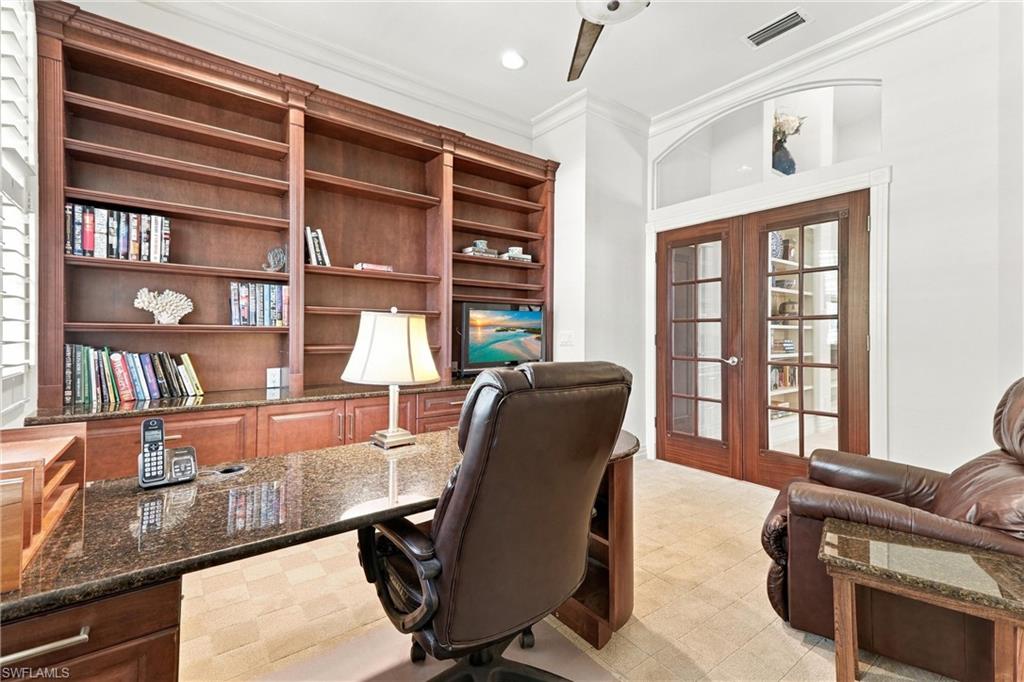 LONGSHORE LAKE - Residential