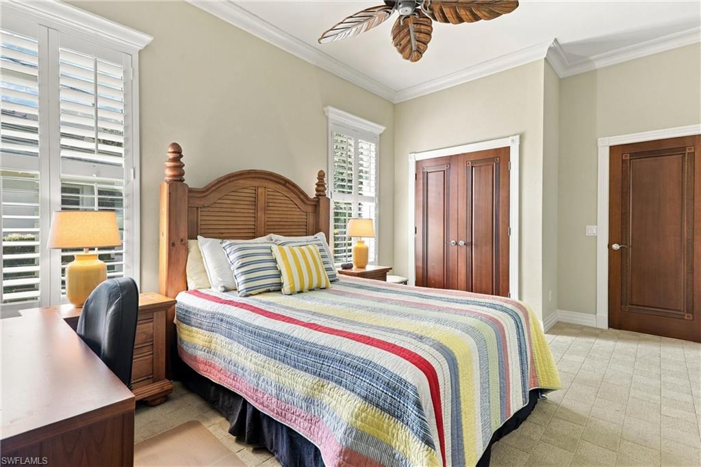 LONGSHORE LAKE - Residential