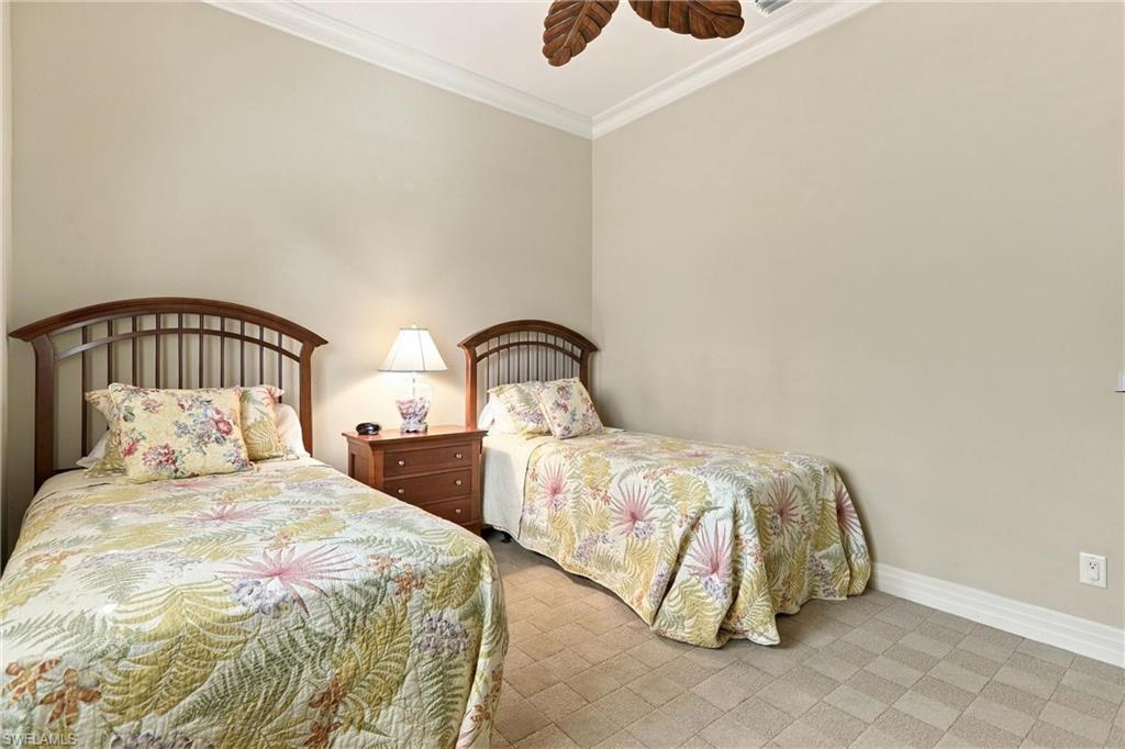 LONGSHORE LAKE - Residential