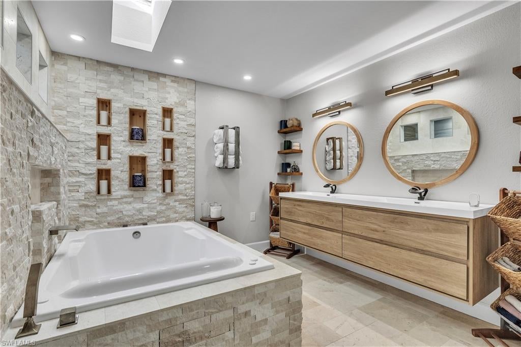PORT CHARLOTTE - Residential