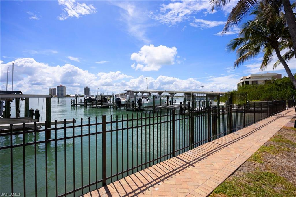 MARINA TOWERS & YACHT CLUB - Residential
