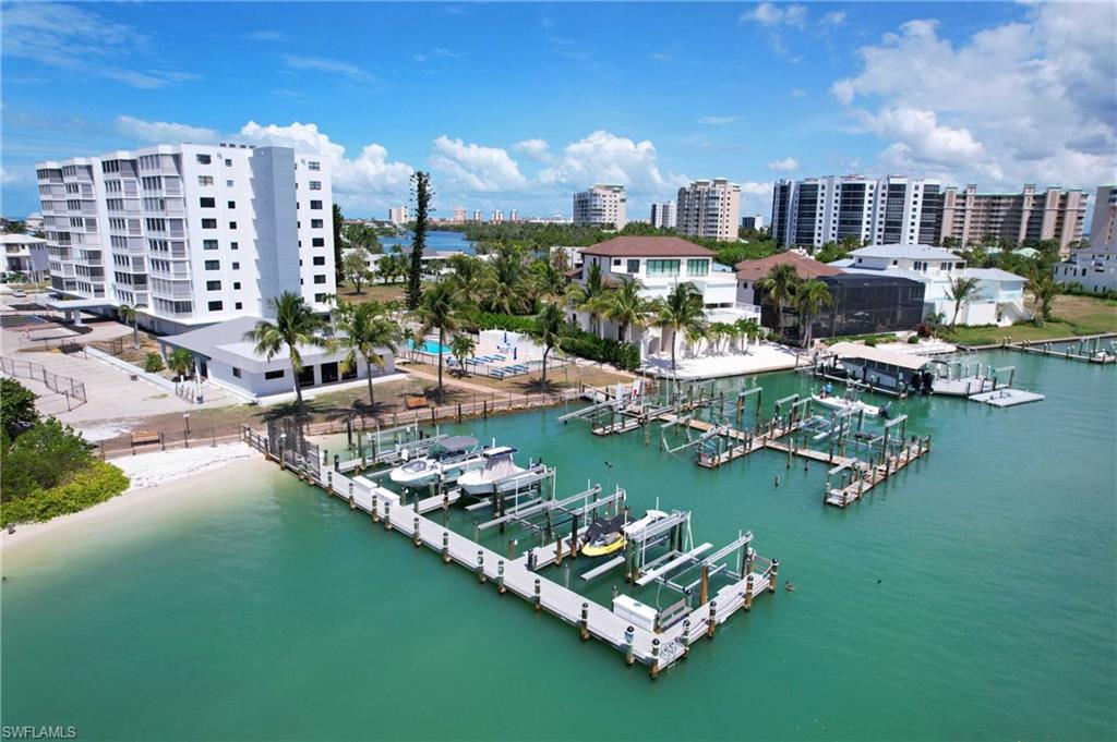 MARINA TOWERS & YACHT CLUB - Residential