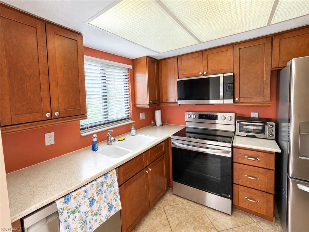 COUNTRY PINES CONDO - Residential