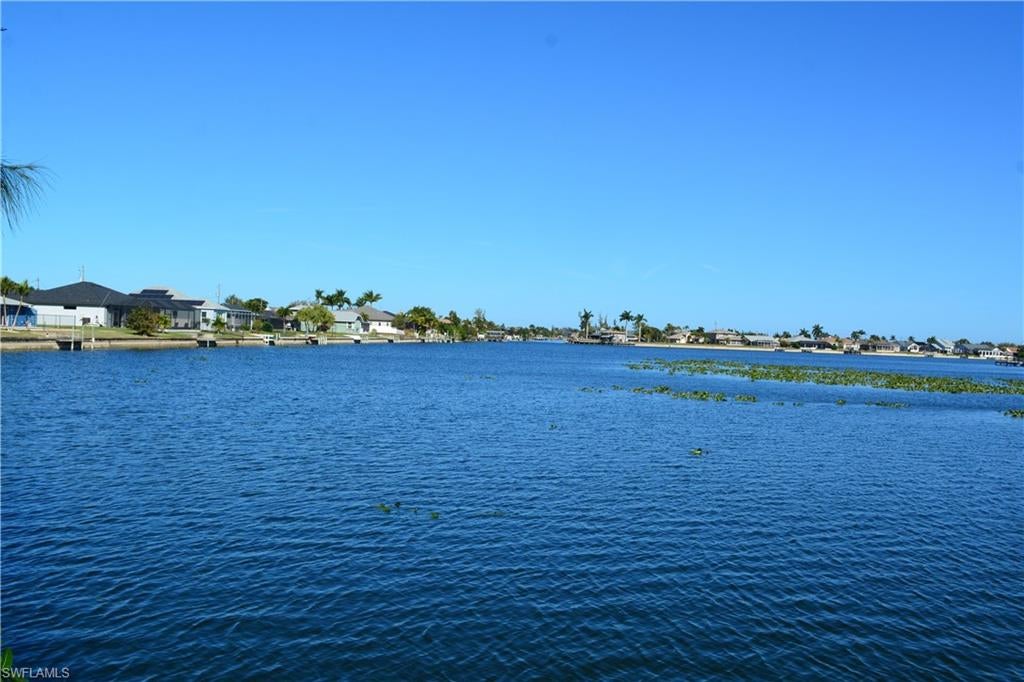 CAPE CORAL - Land