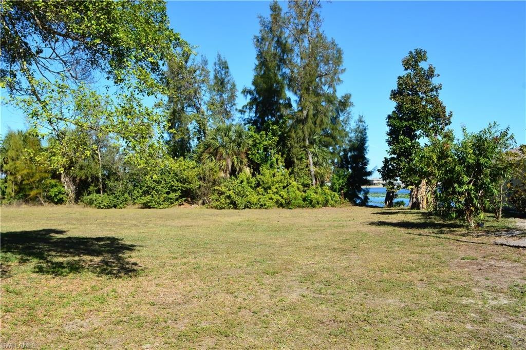 CAPE CORAL - Land