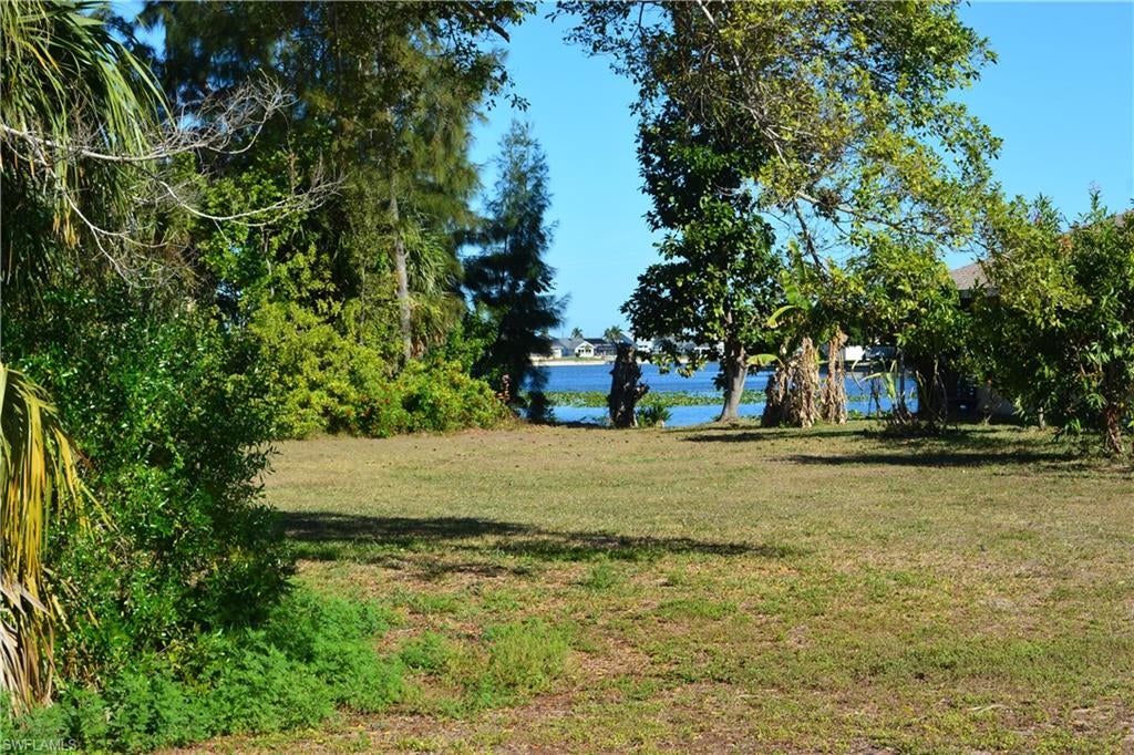 CAPE CORAL - Land