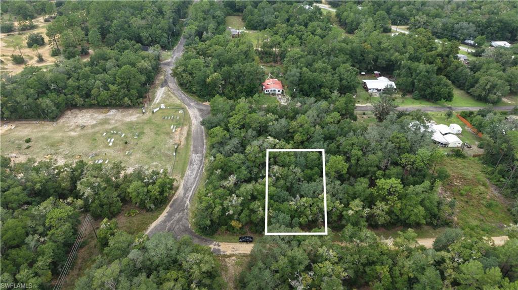 Prime residential 0.23 acre lot opportunity in Interlachen, Putnam County, located at 101 Oak Drive (PID: 340924325100002150). 

Situated in a desirable residential area, this property offers convenient access to C H Price Middle School (approximately 2.14 miles), Interlachen High School (2.33 miles) and Hitchcock's supermarket (2.37 miles). The lot has no wetlands close by, with Floodzone DNF. Buyer should verify all zoning, setbacks, utility availability, and development requirements with the local planning department. 

The property is available for a self-guided tour. Subleasing is not permitted. This lot is not available for rent or lease.