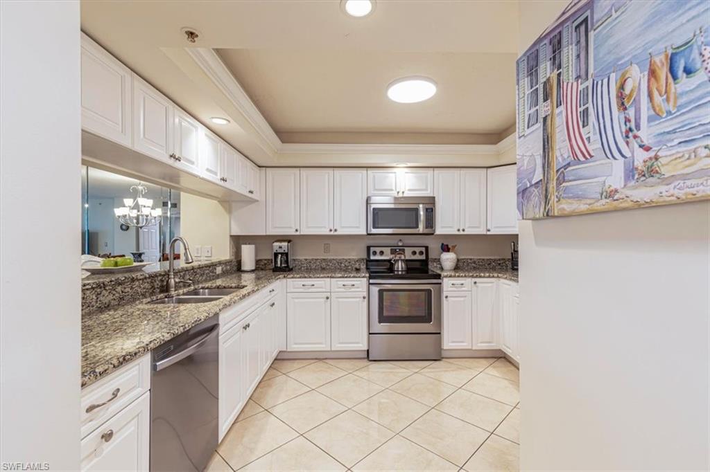 GULF BREEZE AT VANDERBILT - Residential Lease