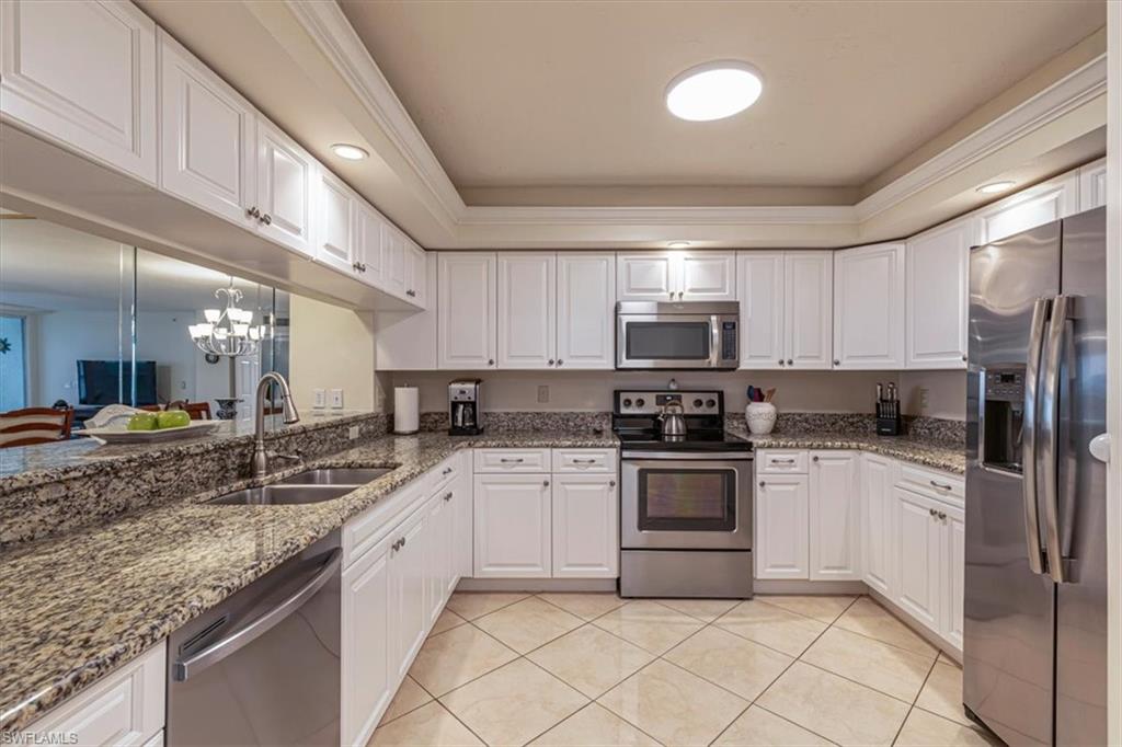 GULF BREEZE AT VANDERBILT - Residential Lease