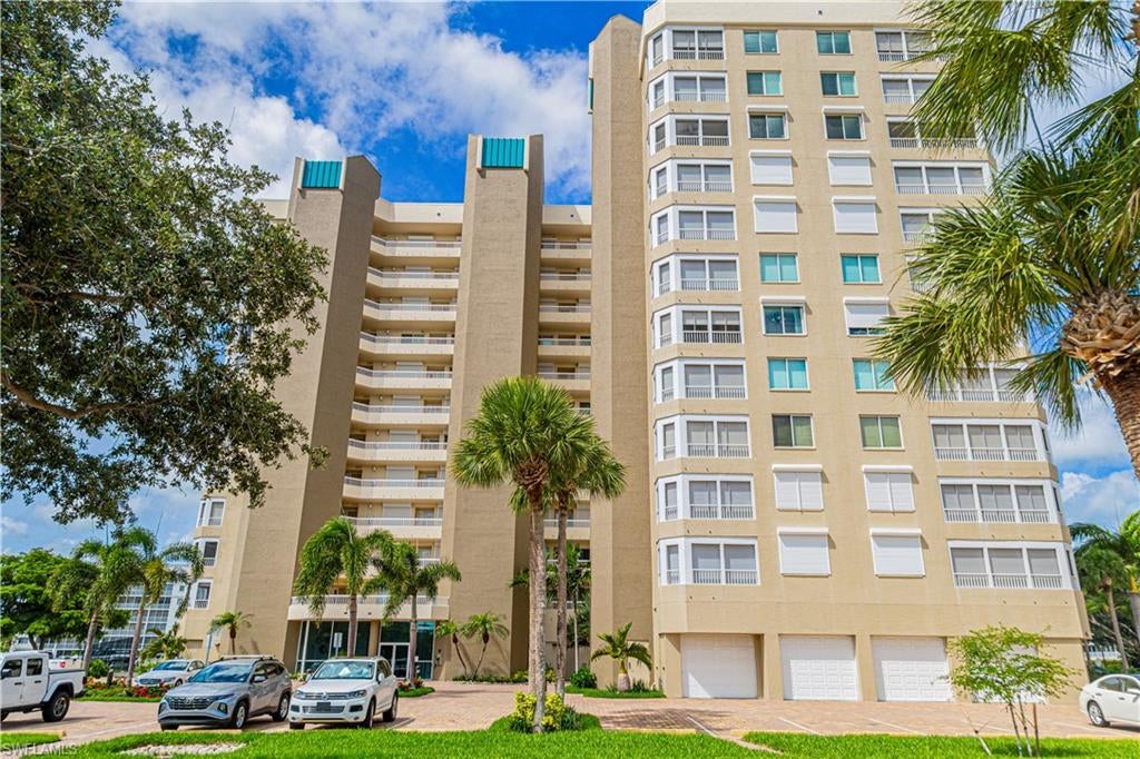 GULF BREEZE AT VANDERBILT - Residential Lease
