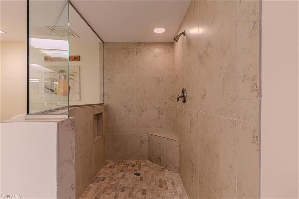 GULF BREEZE AT VANDERBILT - Residential Lease