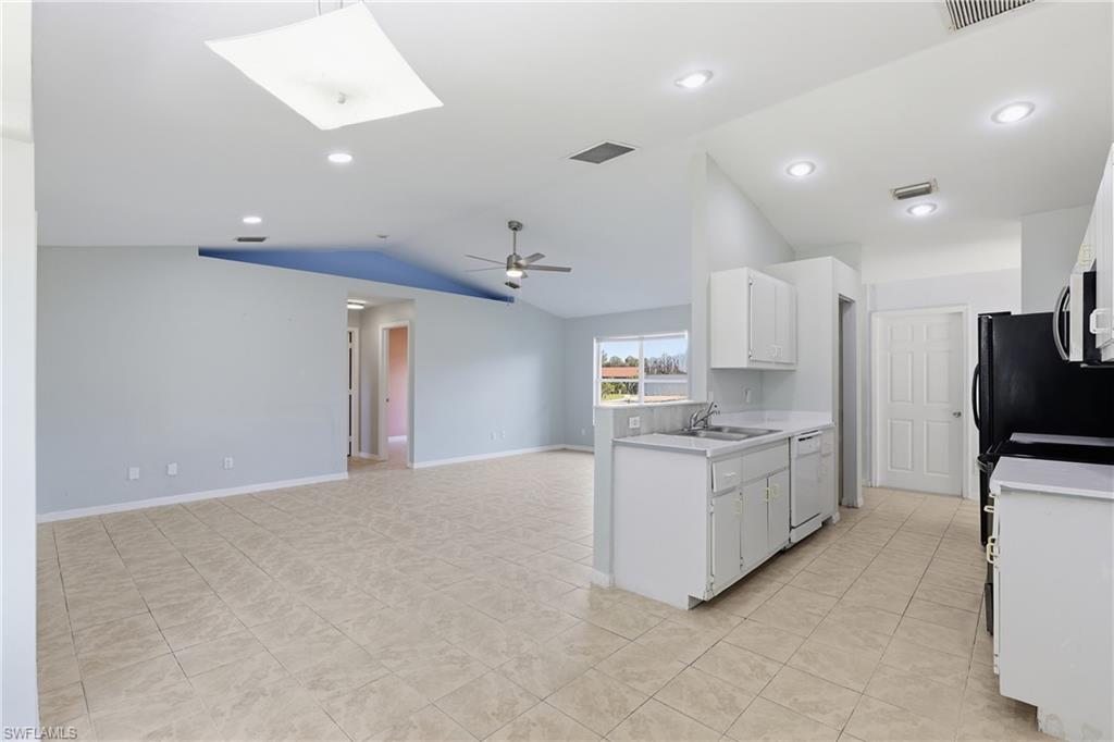 SAN CARLOS PARK - Residential