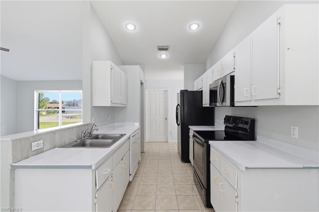 SAN CARLOS PARK - Residential