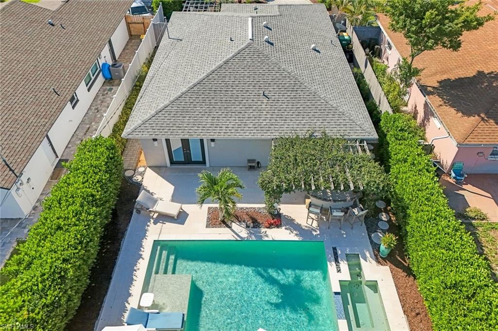 NAPLES PARK - Residential