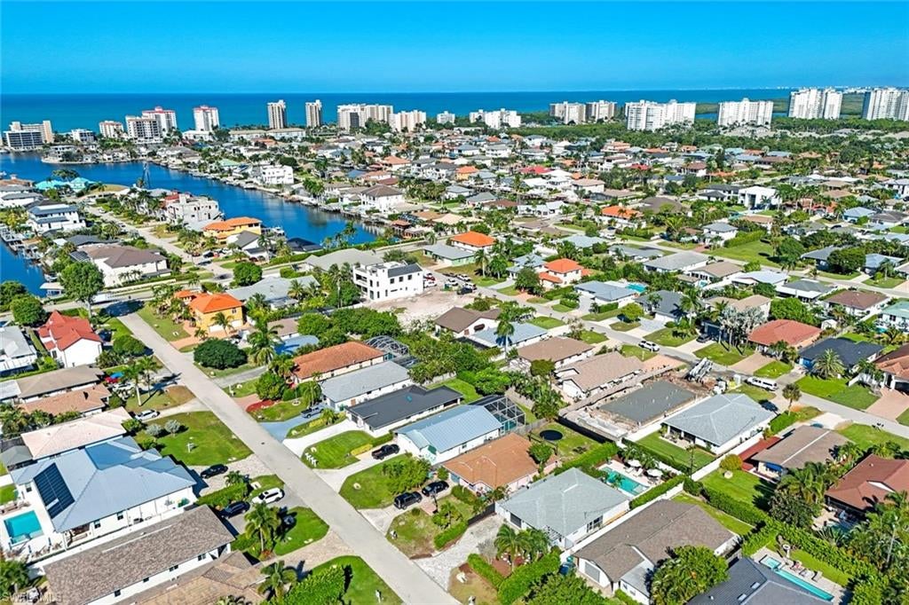NAPLES PARK - Residential