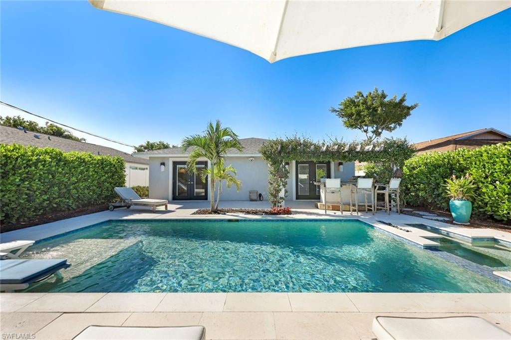 NAPLES PARK - Residential