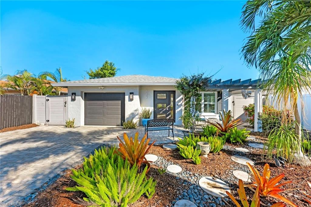 NAPLES PARK - Residential