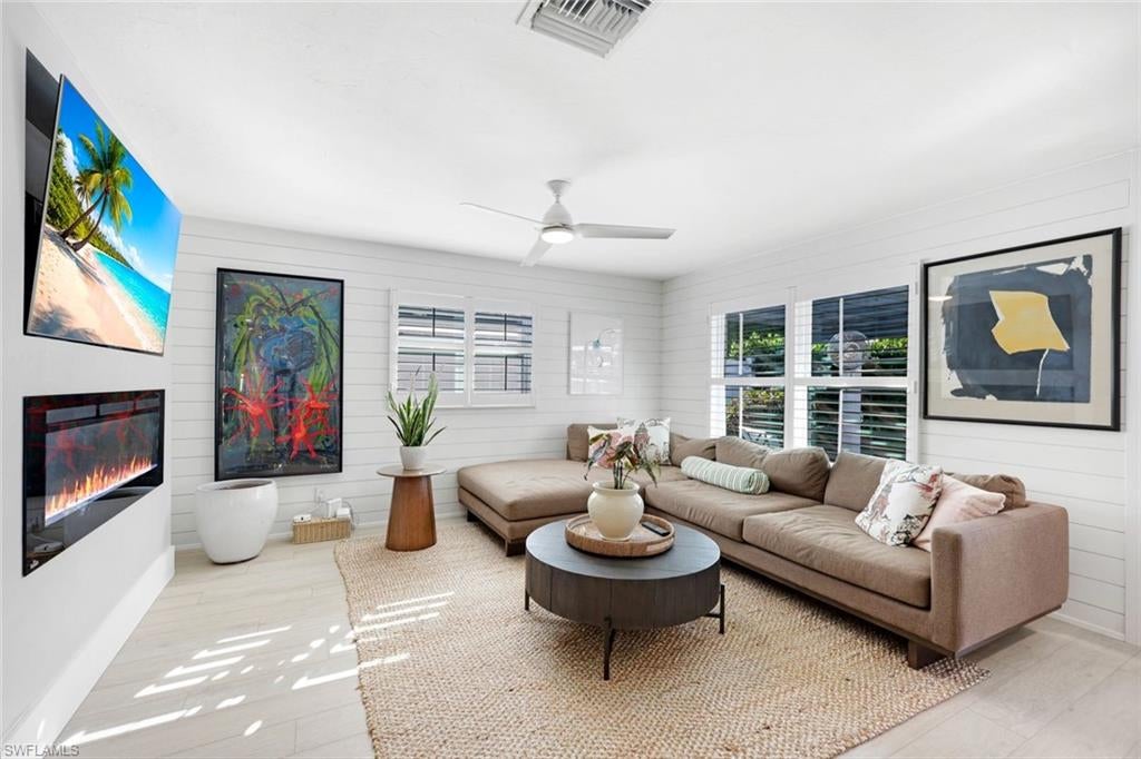 NAPLES PARK - Residential