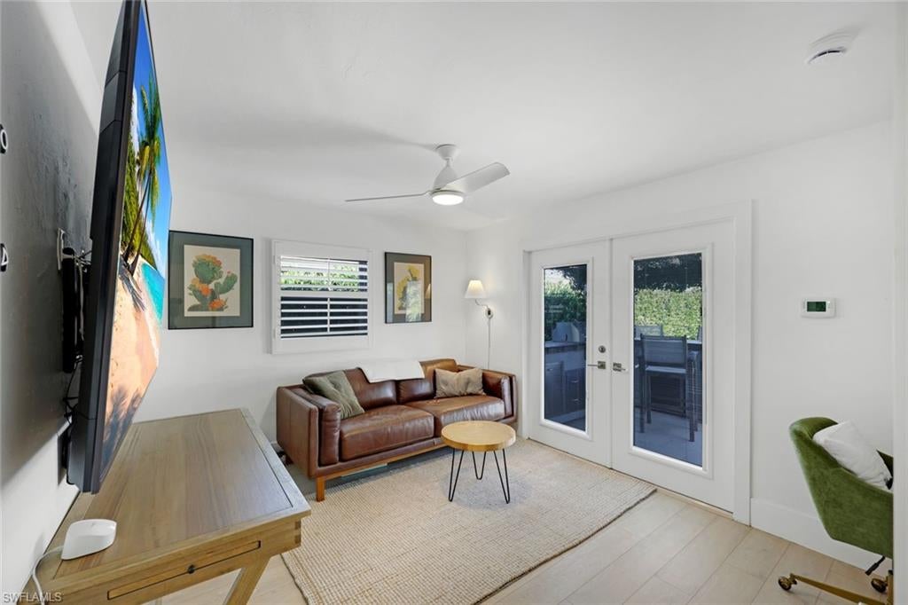 NAPLES PARK - Residential