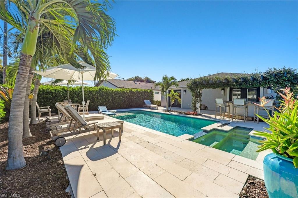 NAPLES PARK - Residential
