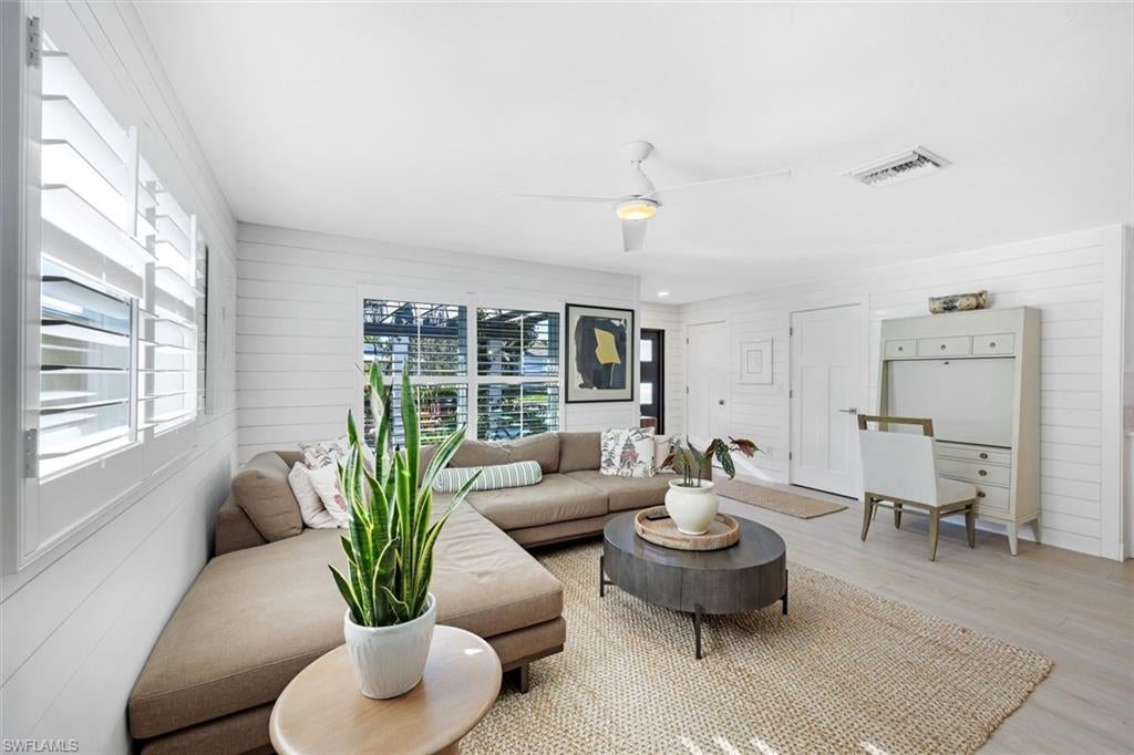 NAPLES PARK - Residential