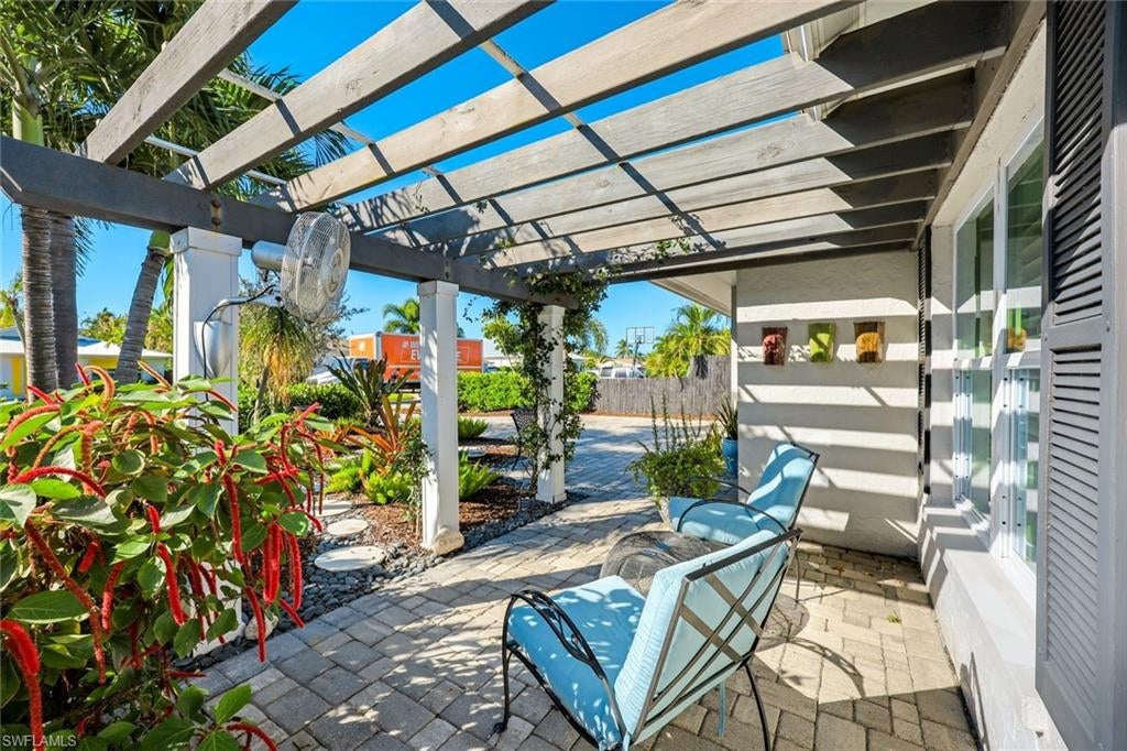 NAPLES PARK - Residential