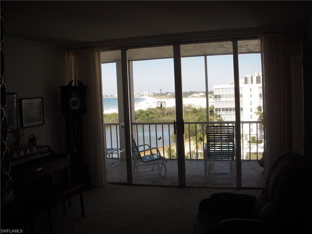 CRECIENTE CONDO NORTH - Residential
