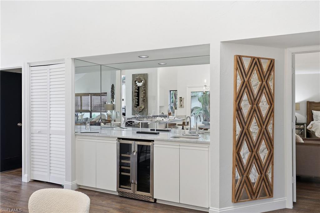 BAY VILLAS - Residential